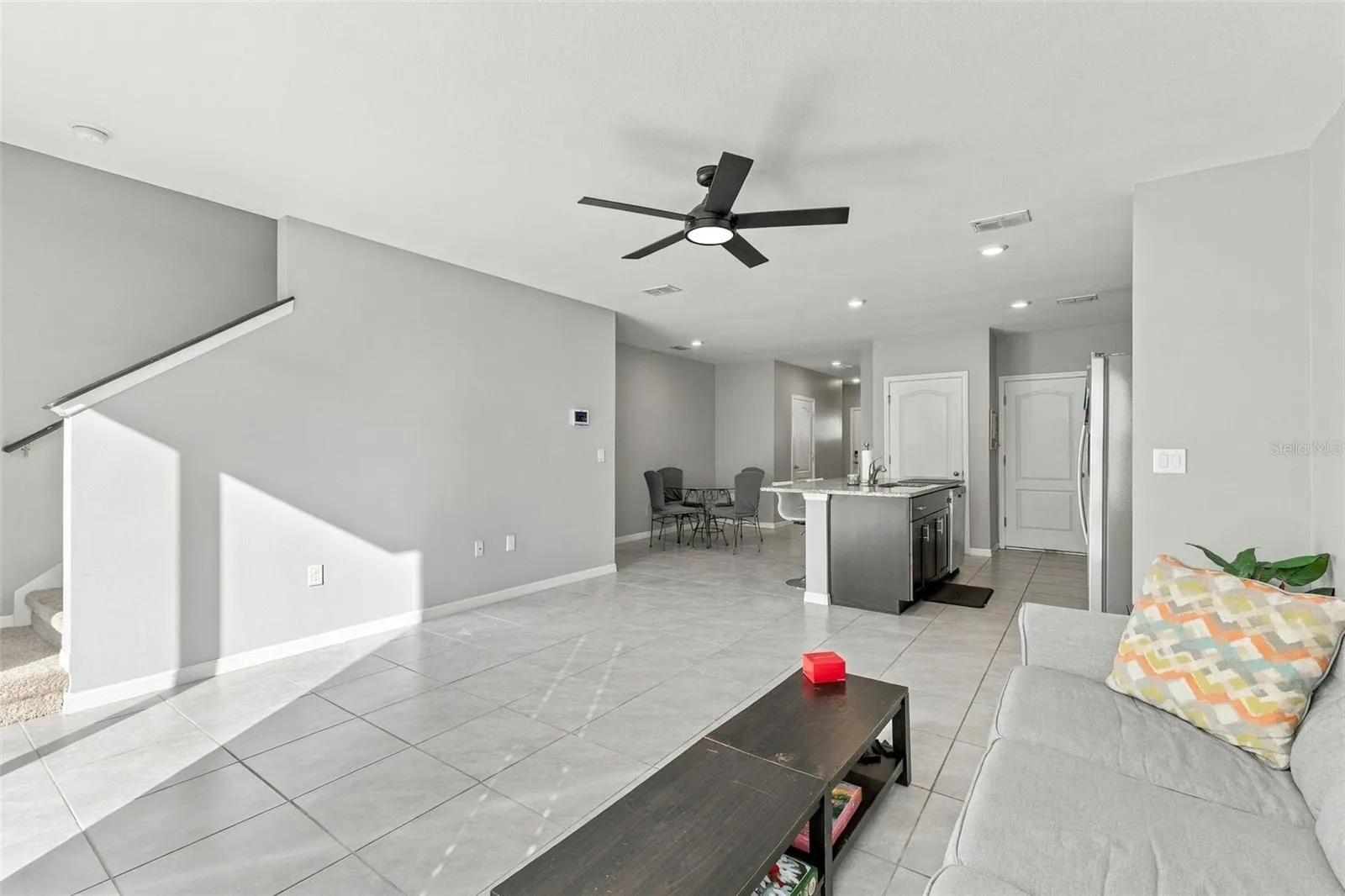 6 BELLA OAKS DR
