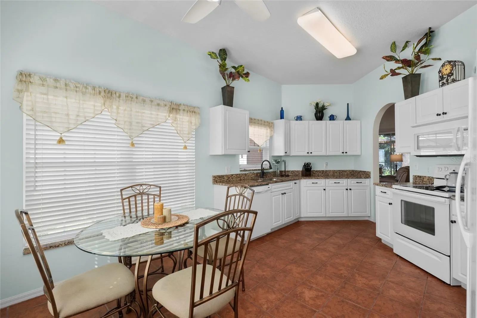 124 HIGH VISTA DR