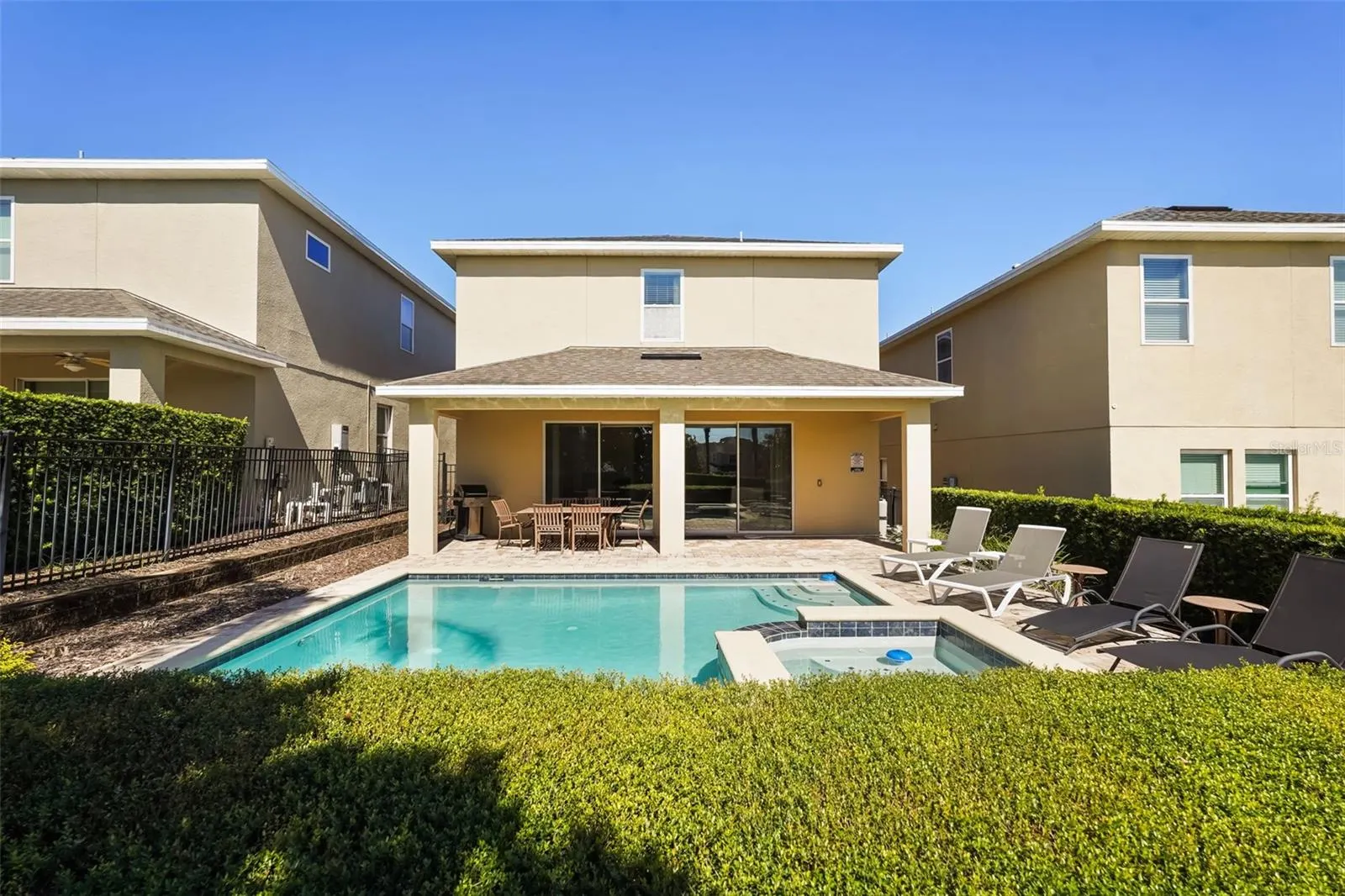 231 MINTON LOOP