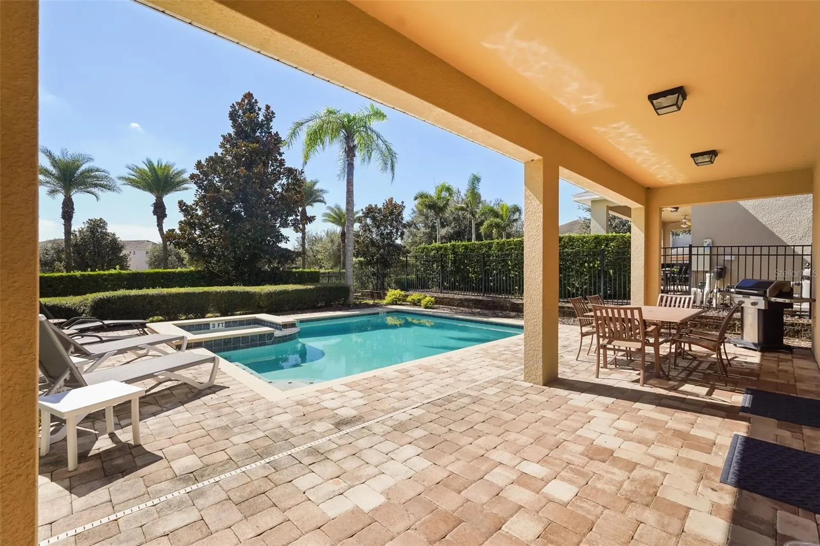 231 MINTON LOOP