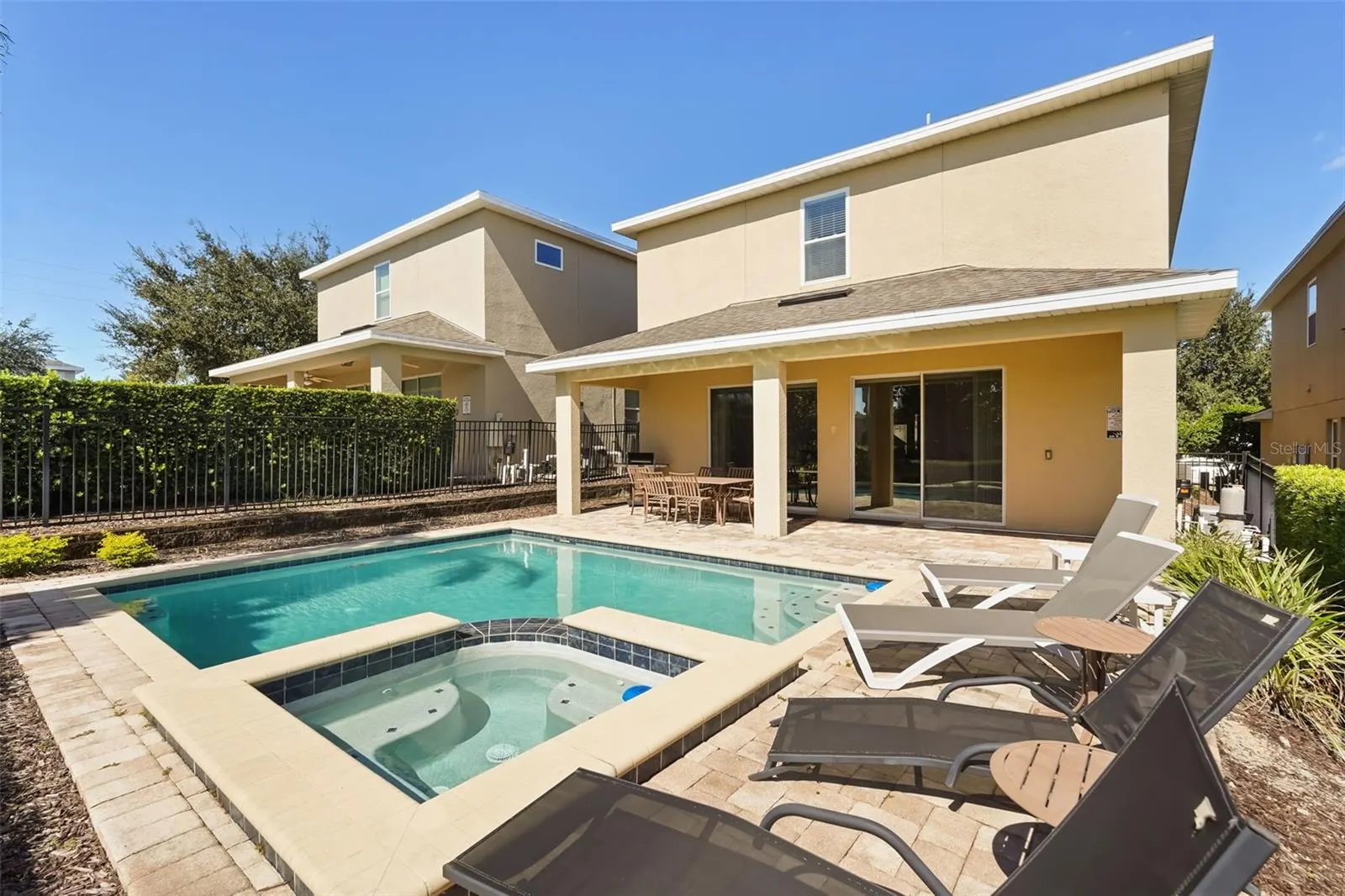 231 MINTON LOOP