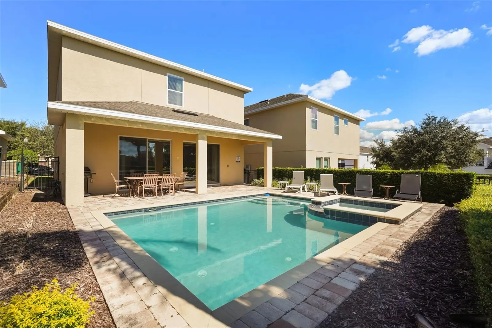 231 MINTON LOOP