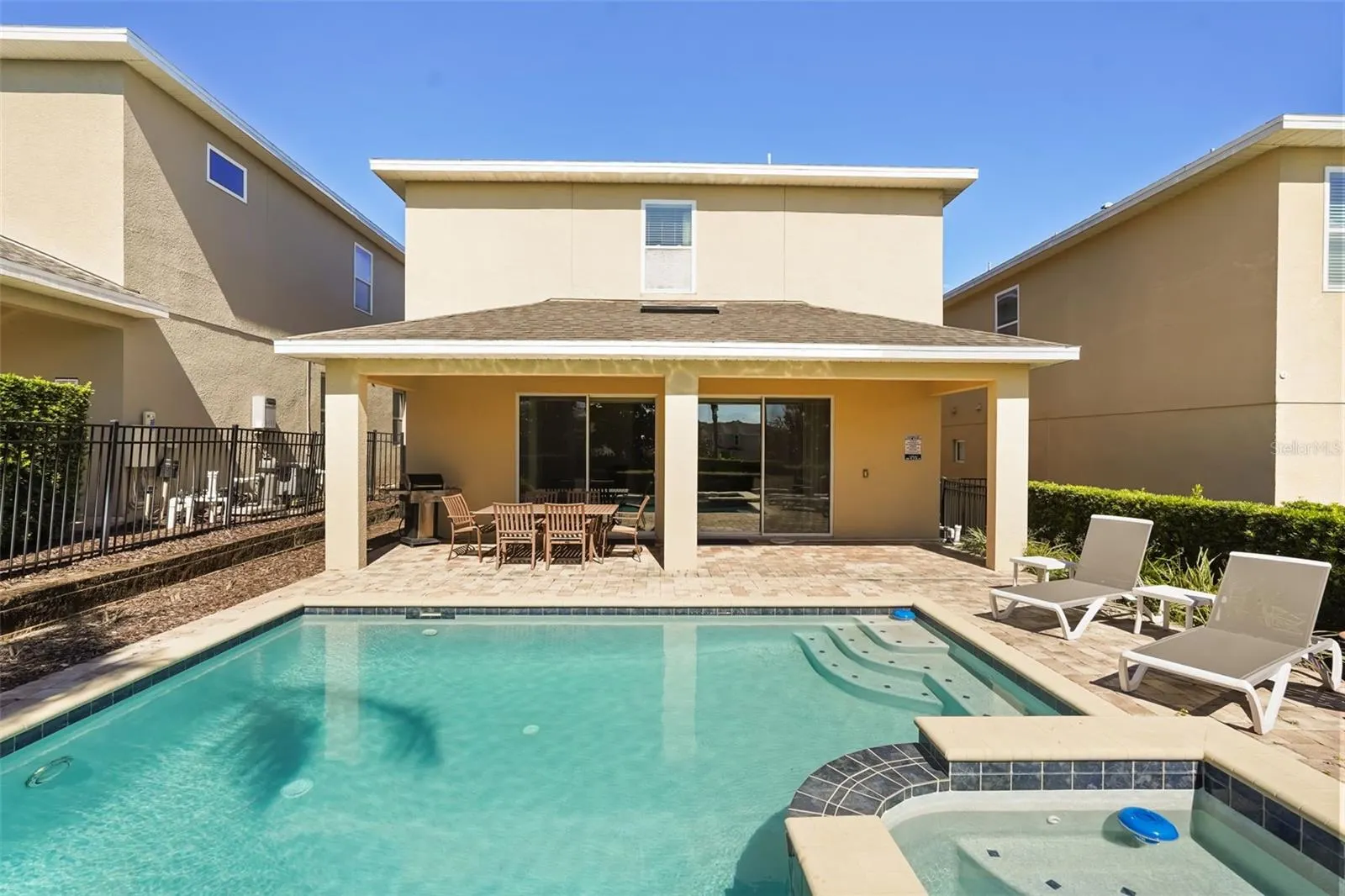231 MINTON LOOP