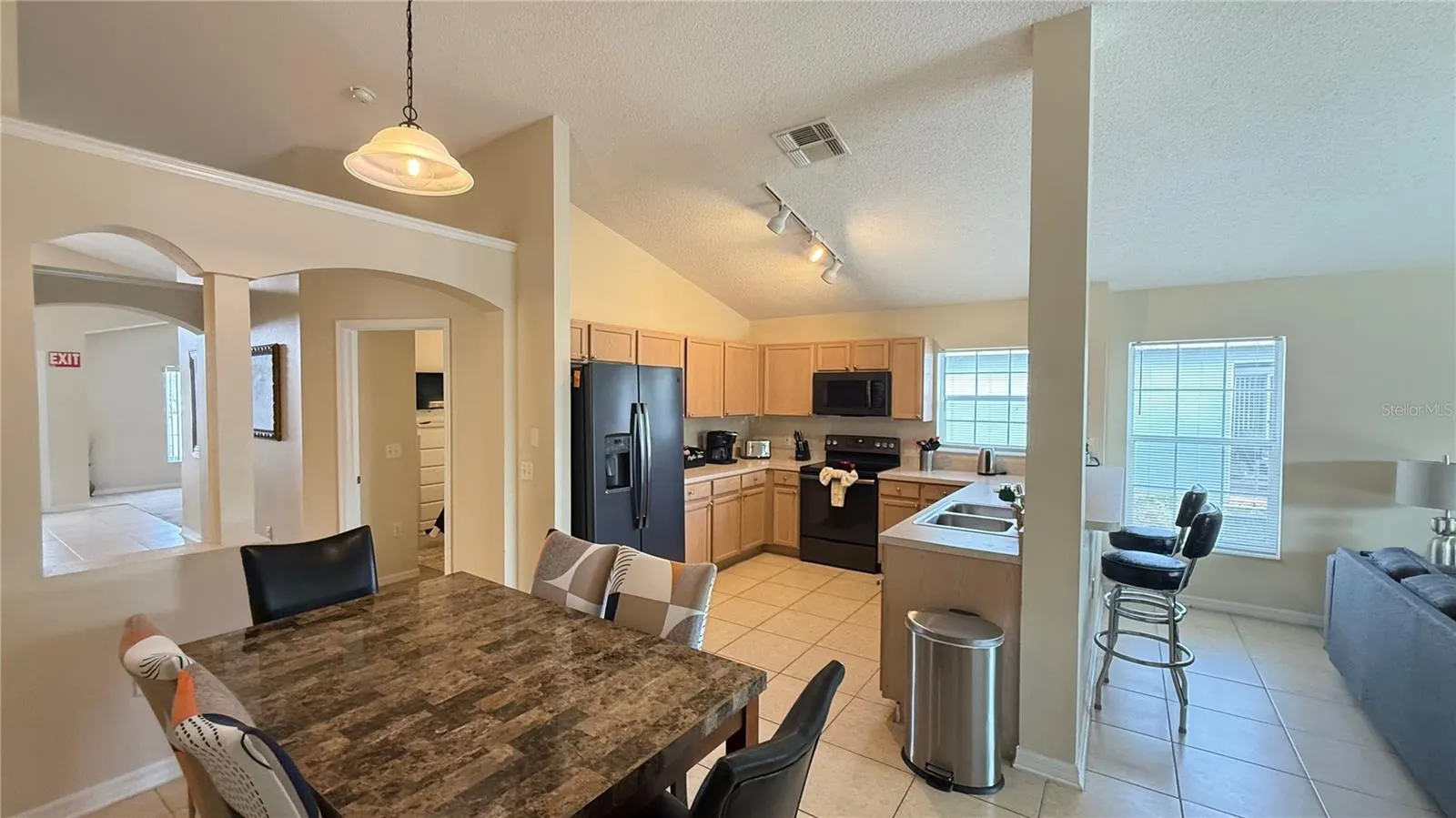 7979 MAGNOLIA BEND CT