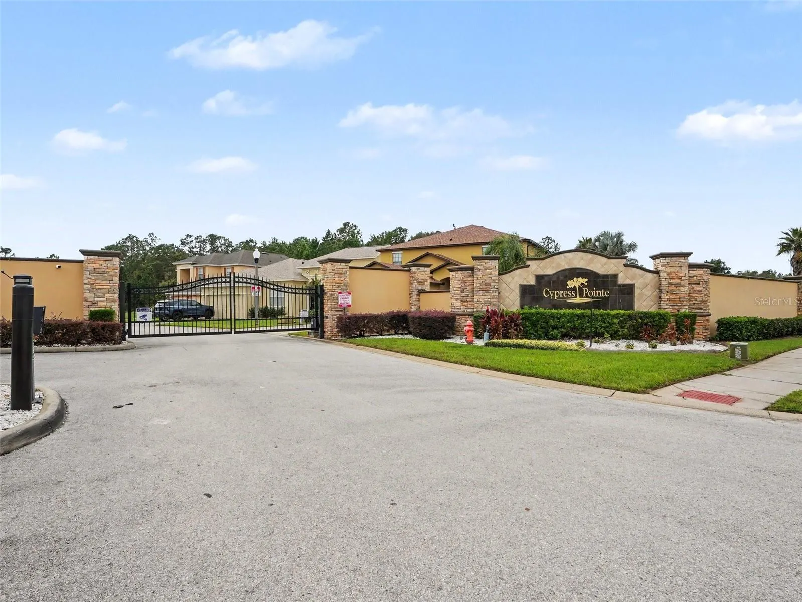1120 CYPRESS POINTE BLVD