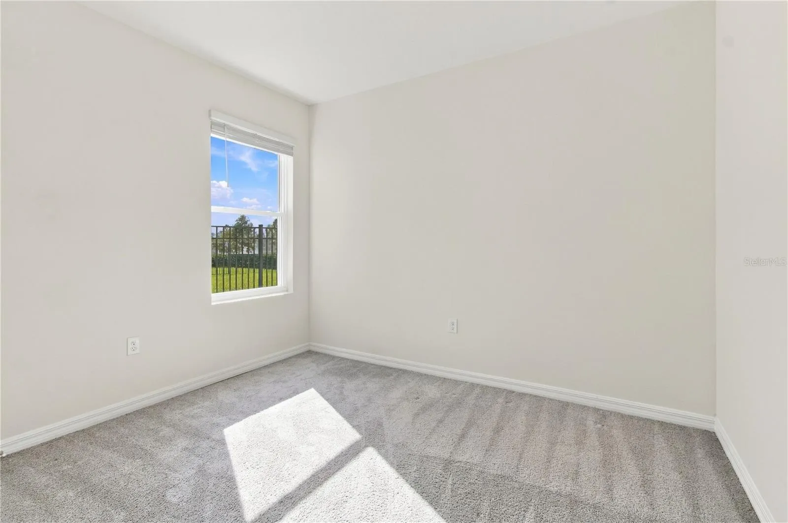 3527 MAPLE GROVE WAY