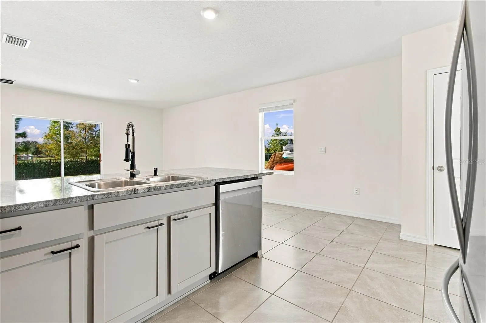 3527 MAPLE GROVE WAY