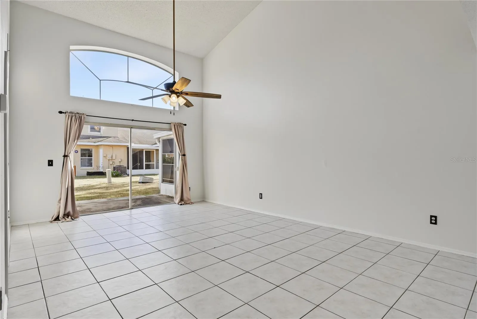 3117 SANDY SHORE LN