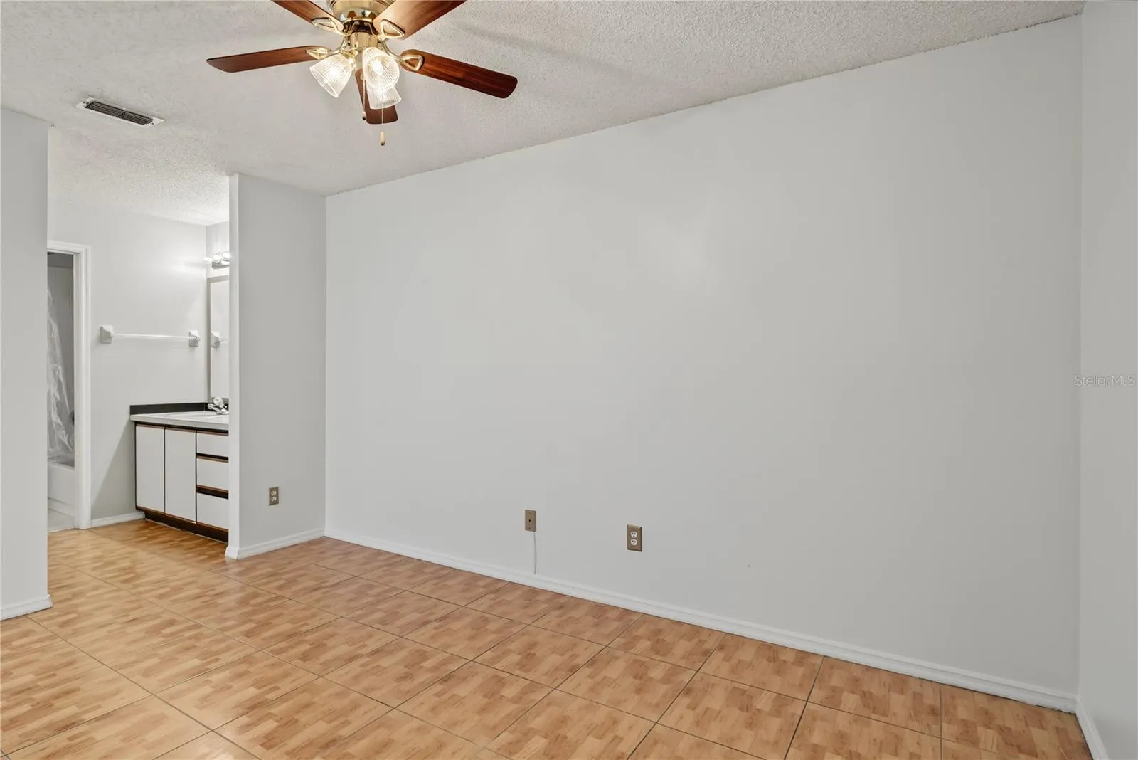 3117 SANDY SHORE LN