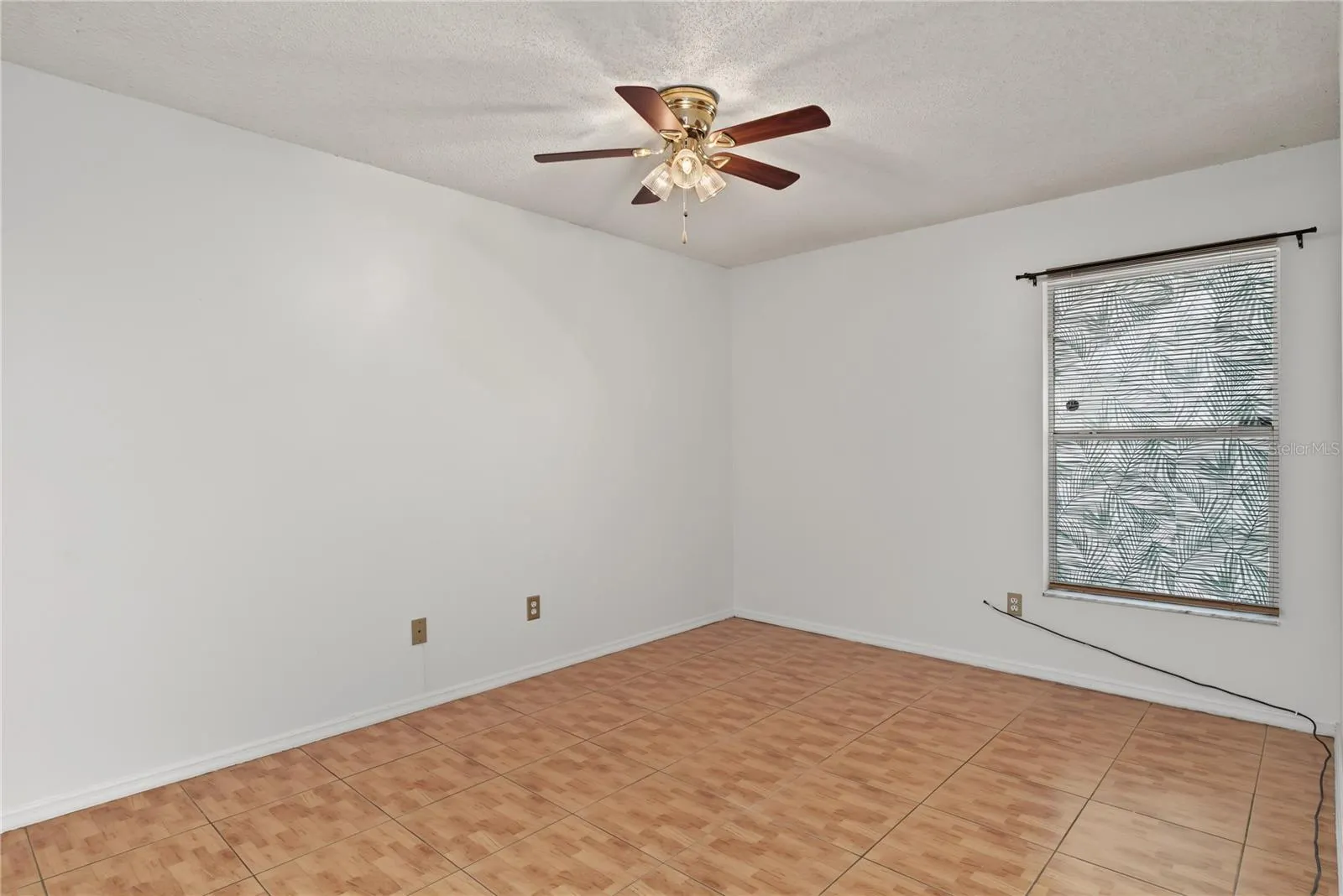 3117 SANDY SHORE LN