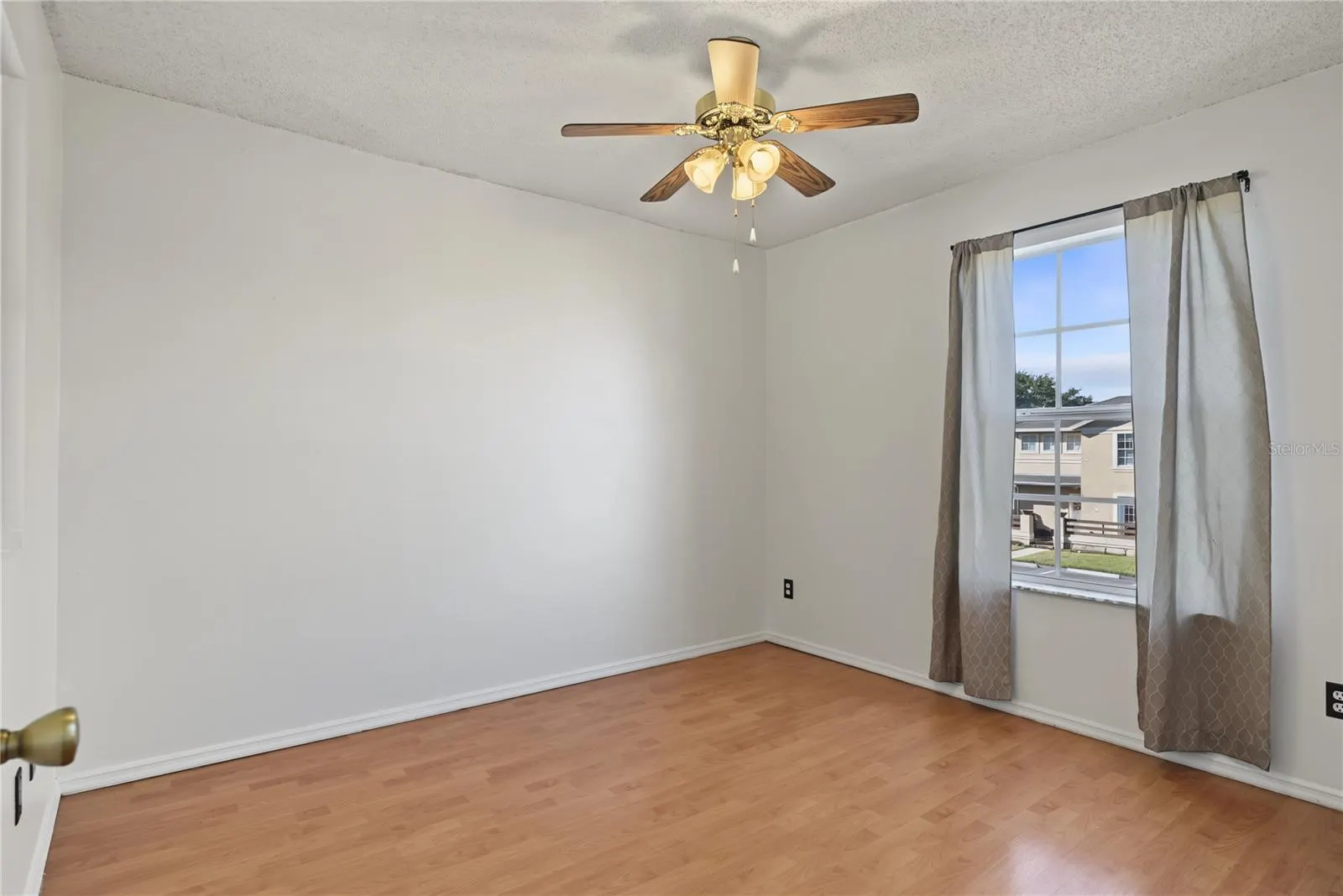 3117 SANDY SHORE LN
