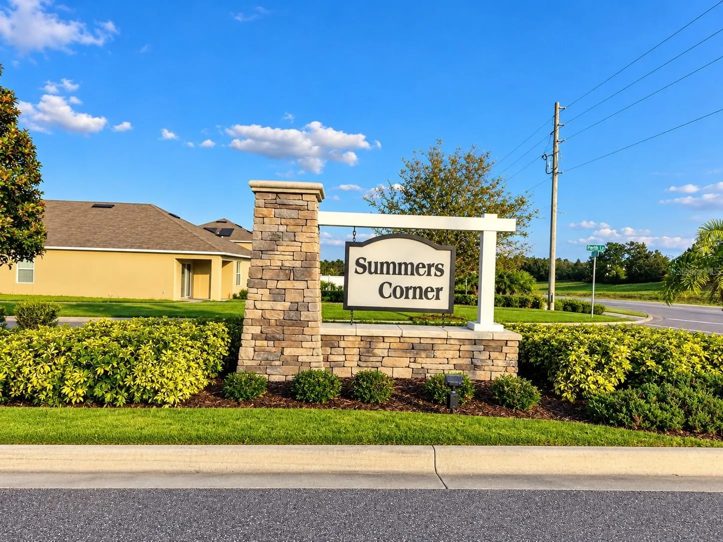 320 ABERDEEN DR