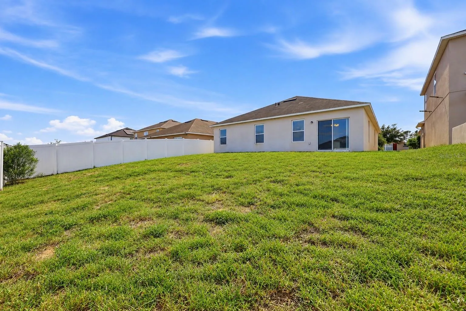 320 ABERDEEN DR
