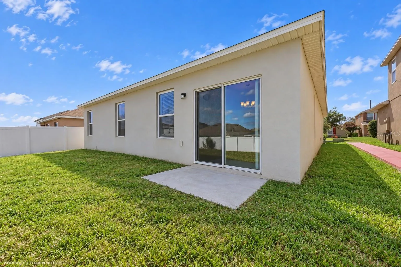 320 ABERDEEN DR
