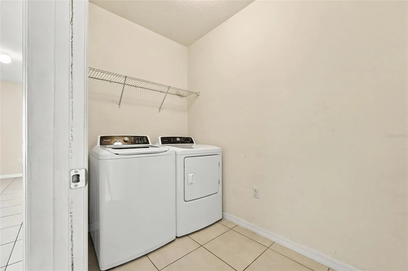 320 ABERDEEN DR