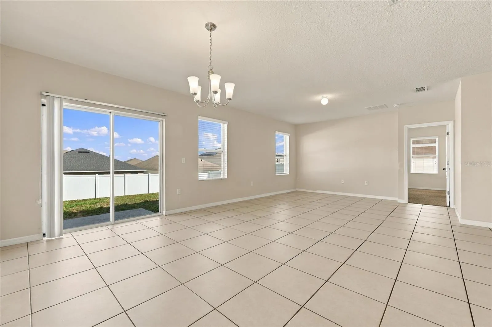 320 ABERDEEN DR