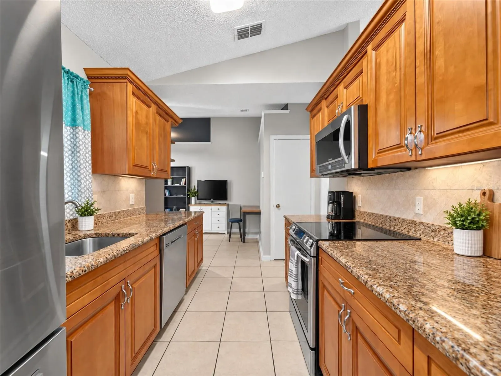 3700 BRAMBLE CT