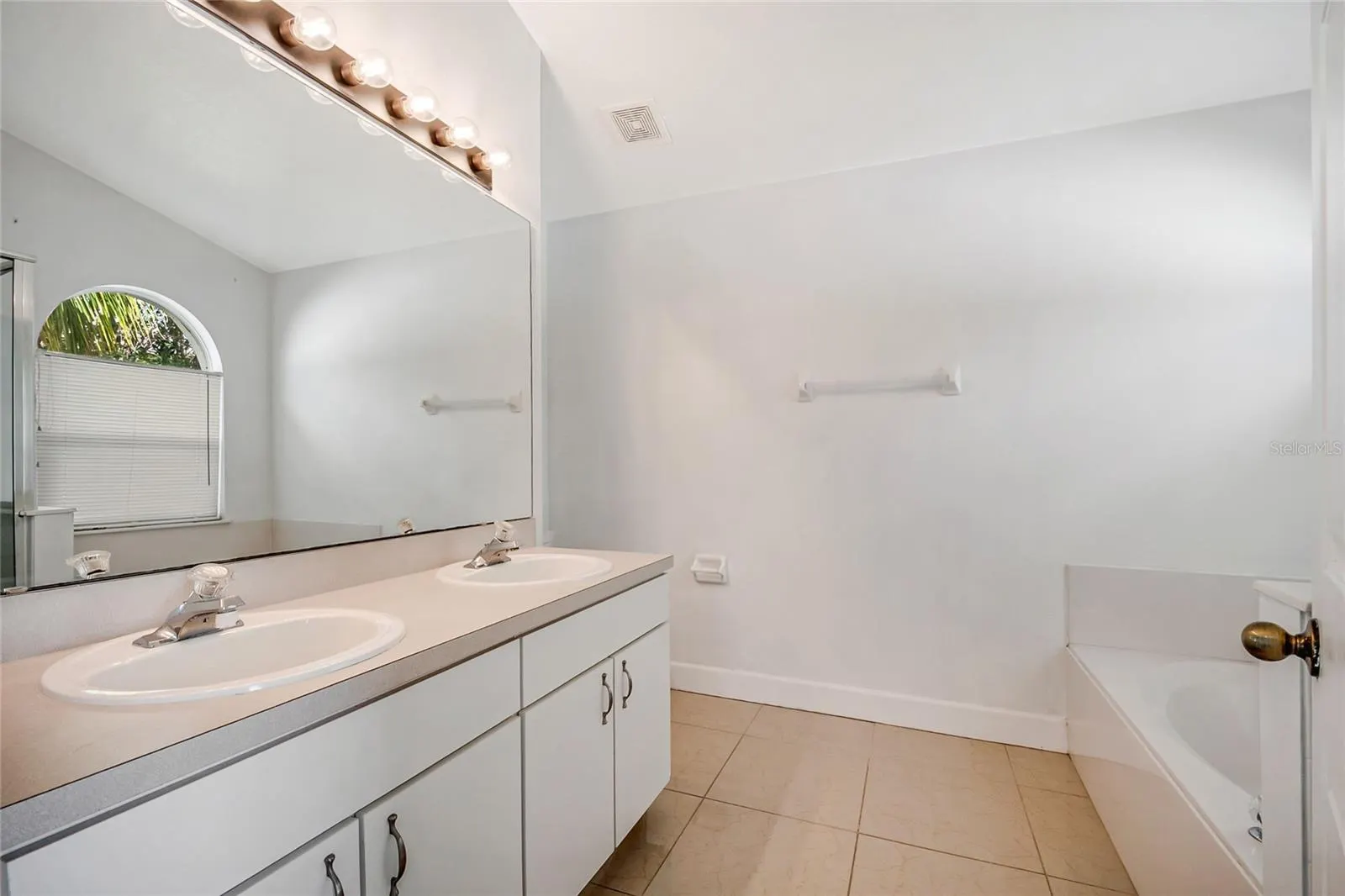 12471 CASTLEMAIN TRL
