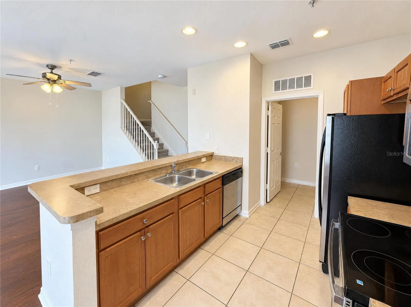 2334 GRAND CENTRAL PKWY #9 #9