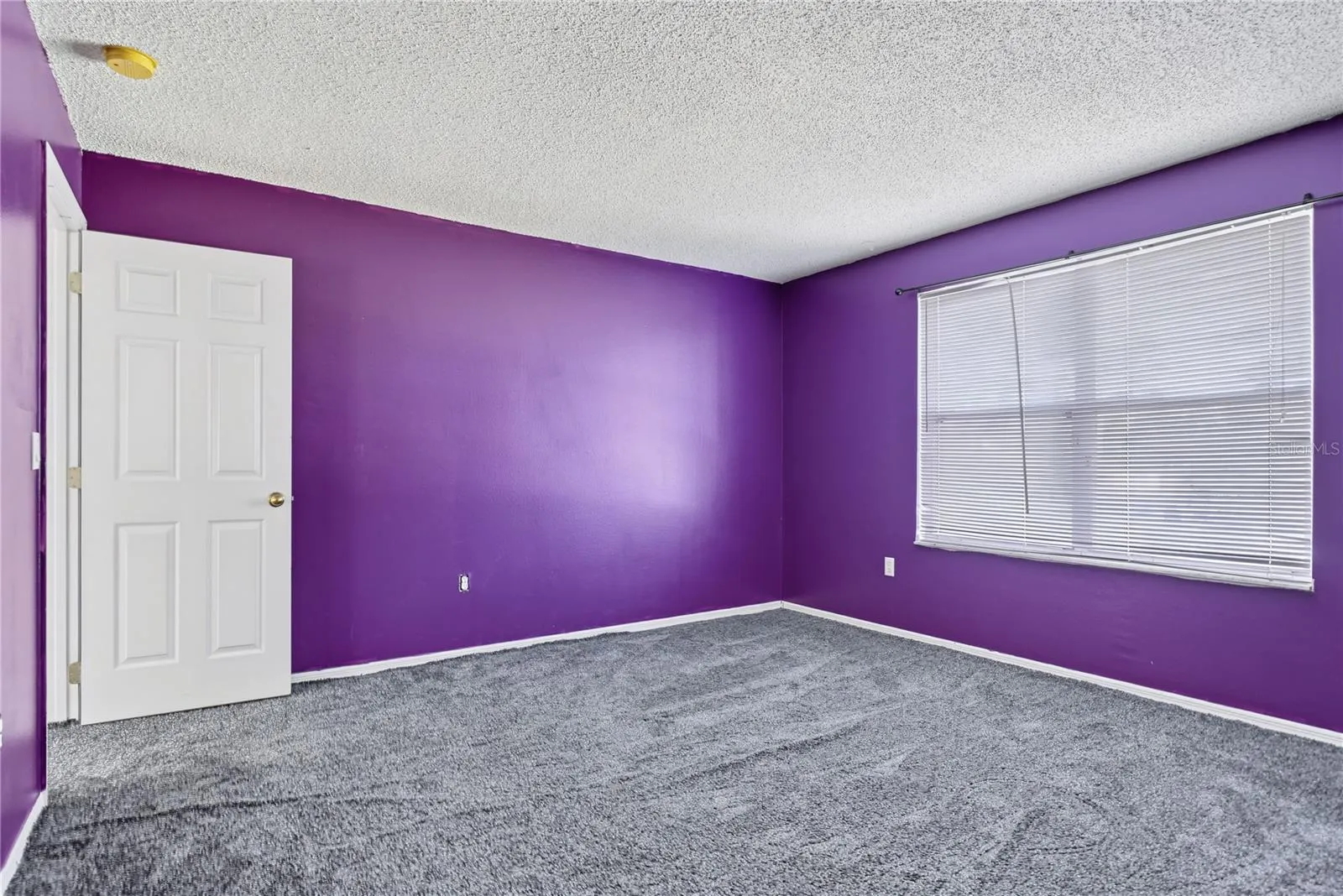 291 GROSVENOR LOOP