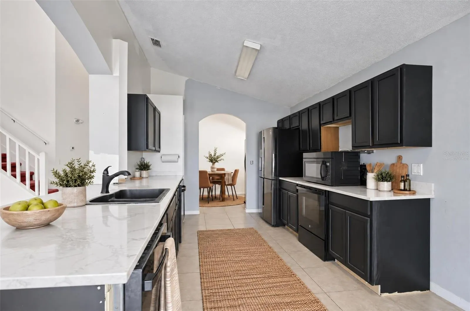 291 GROSVENOR LOOP