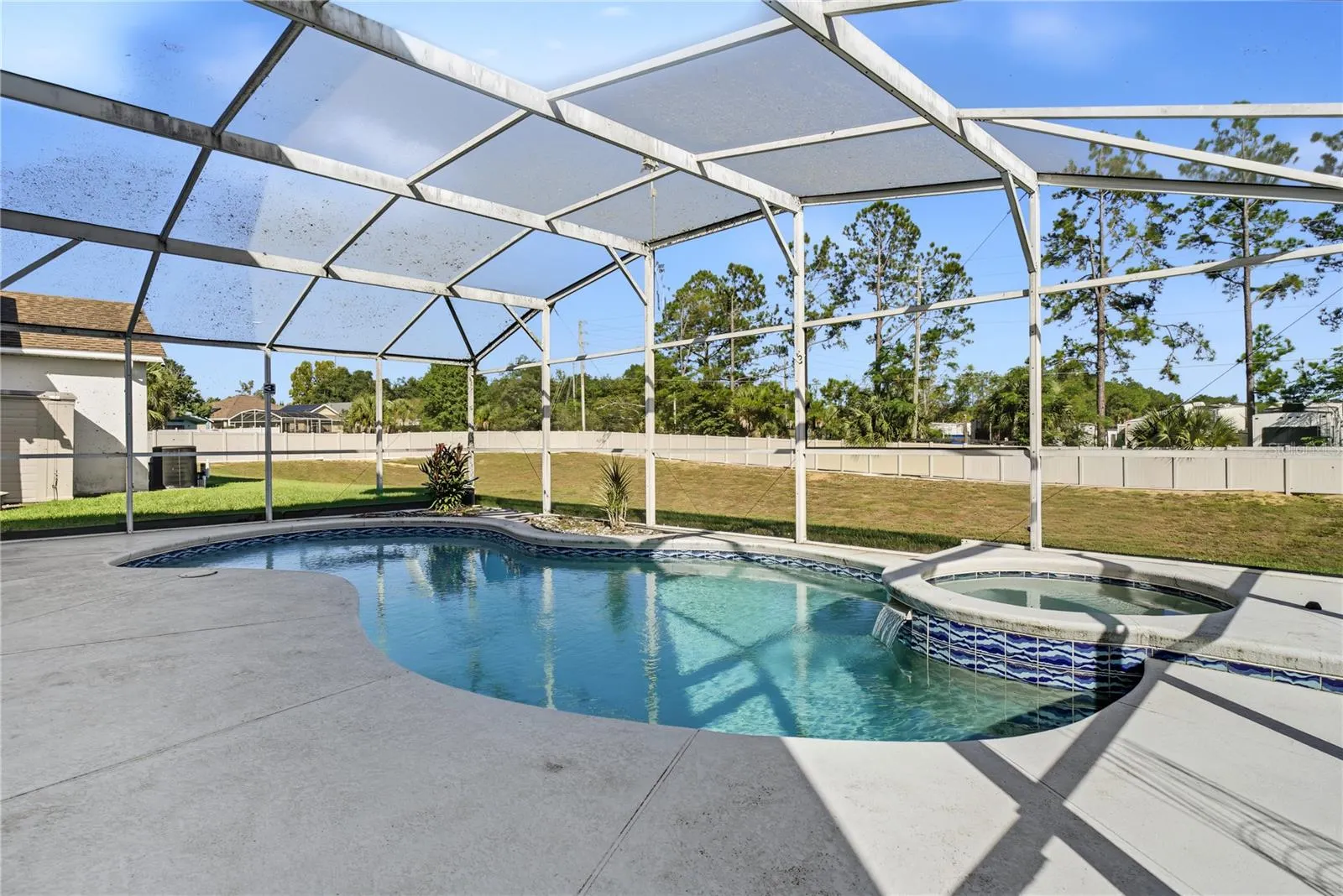 291 GROSVENOR LOOP