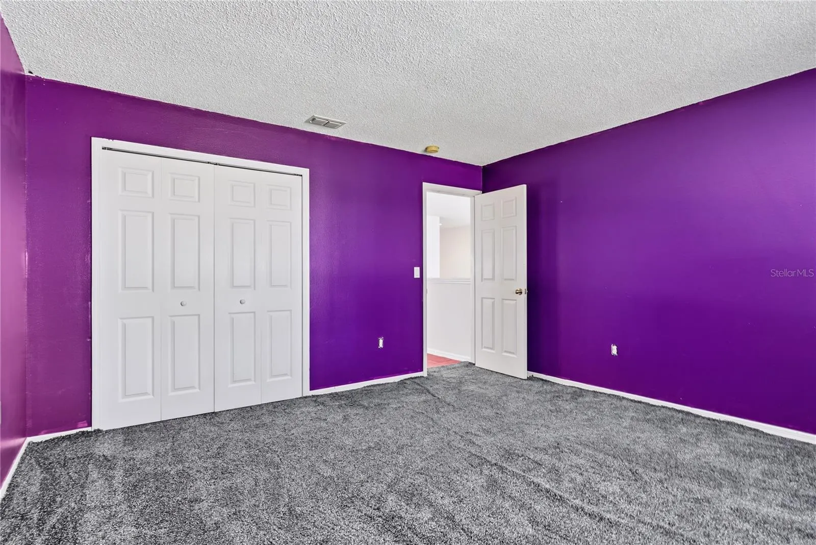 291 GROSVENOR LOOP