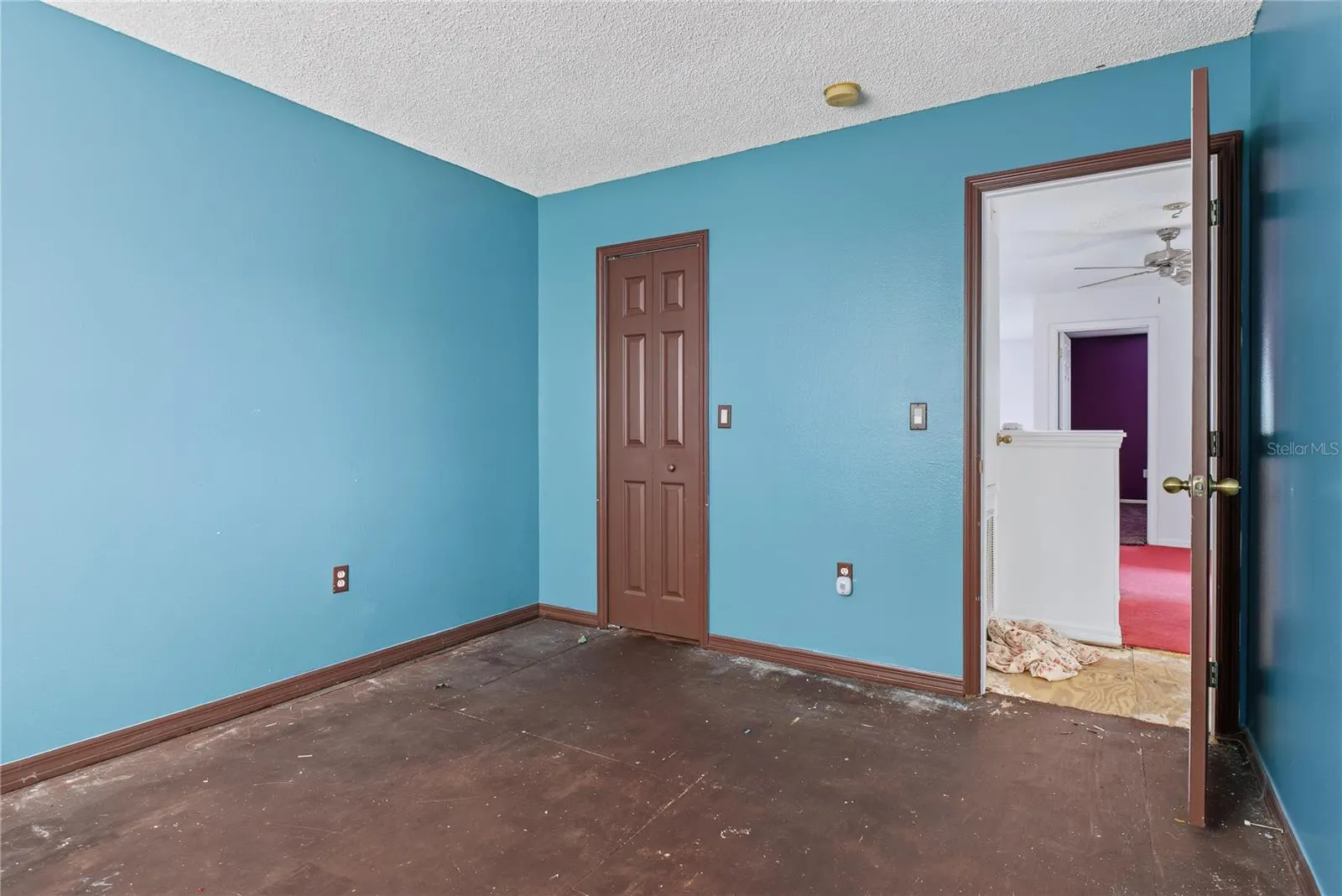 291 GROSVENOR LOOP