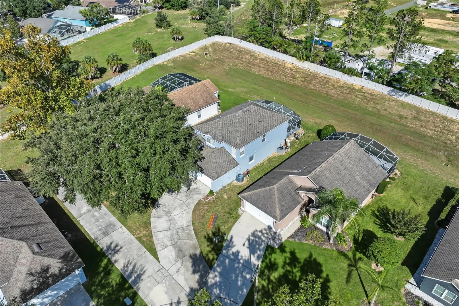 291 GROSVENOR LOOP