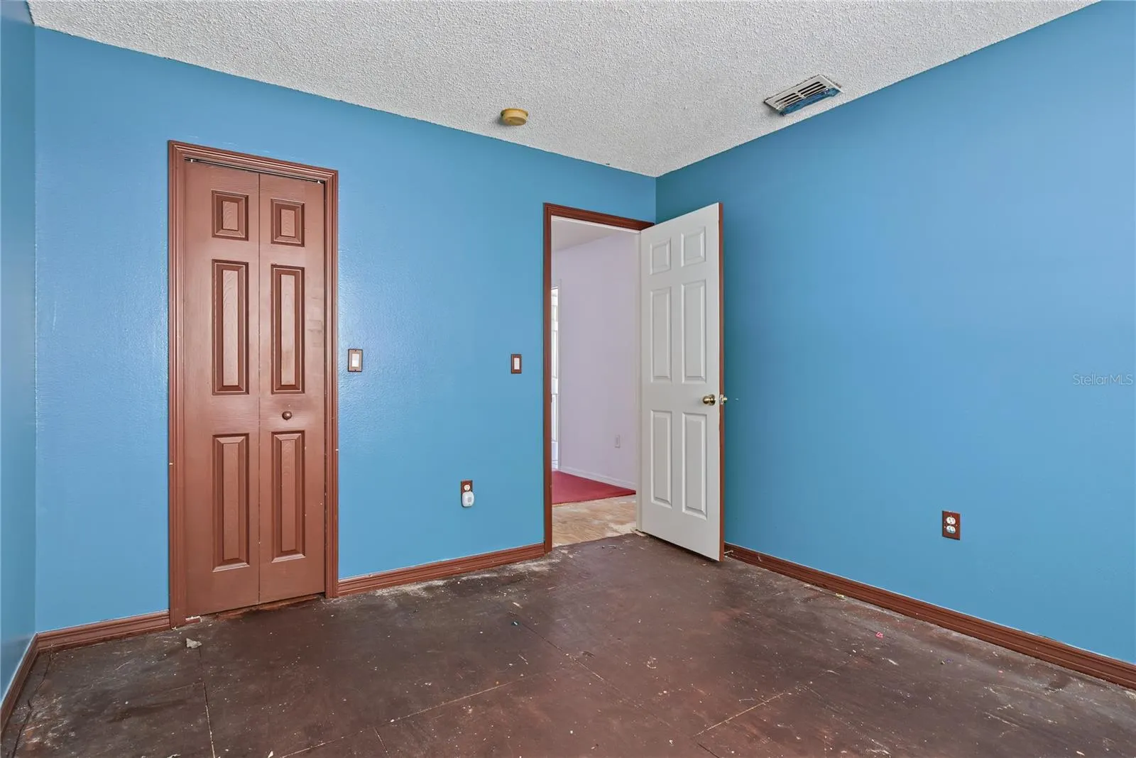 291 GROSVENOR LOOP