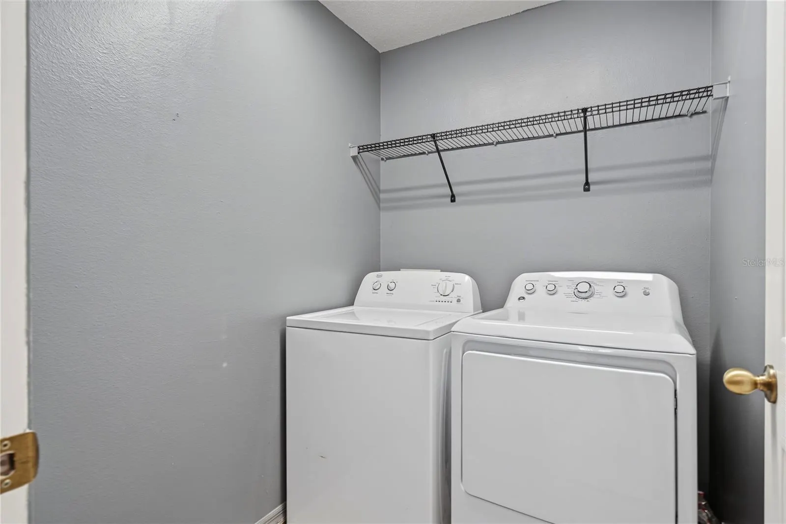 291 GROSVENOR LOOP