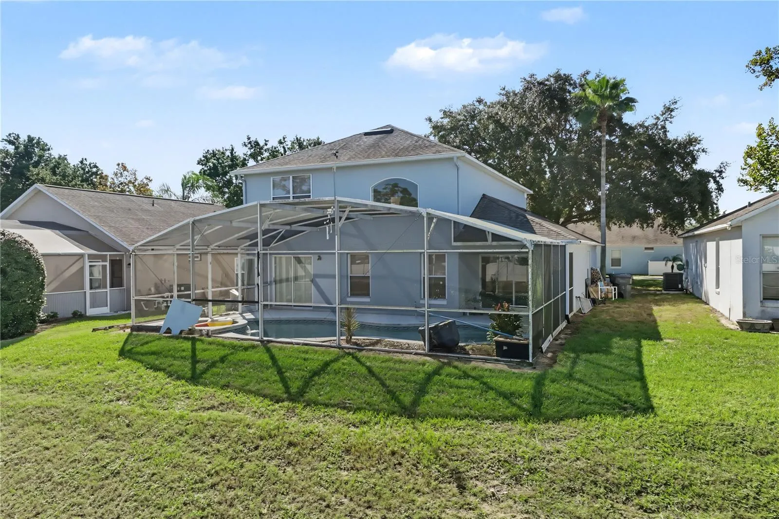 291 GROSVENOR LOOP