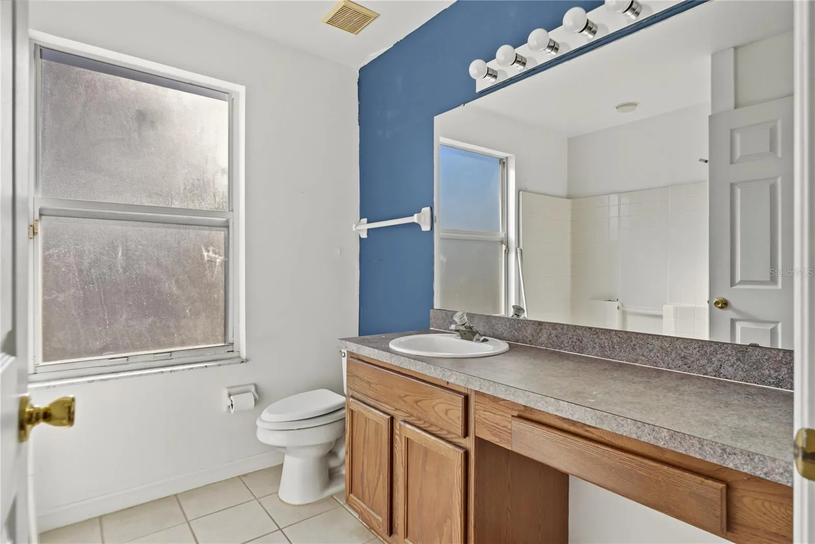 291 GROSVENOR LOOP