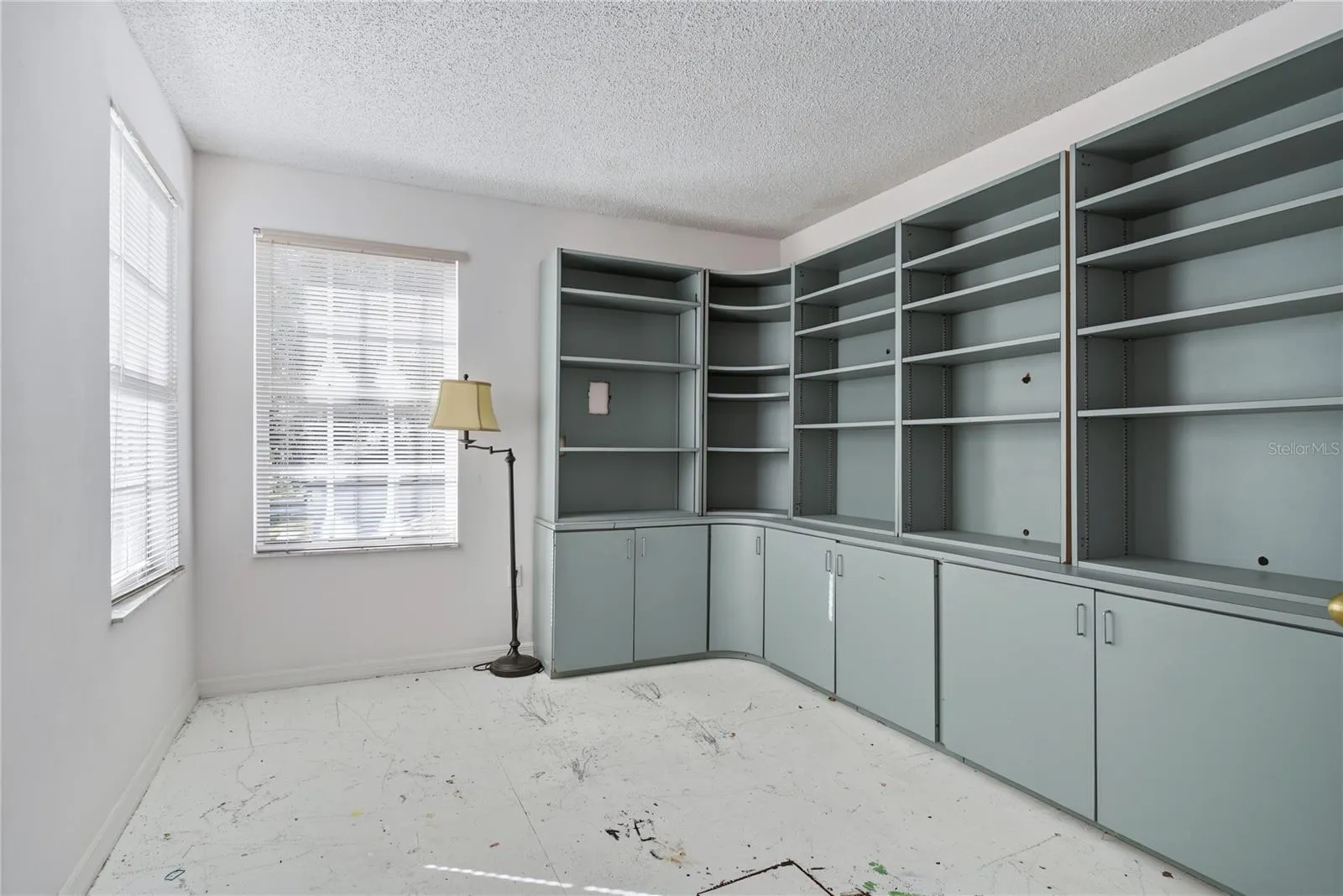 291 GROSVENOR LOOP
