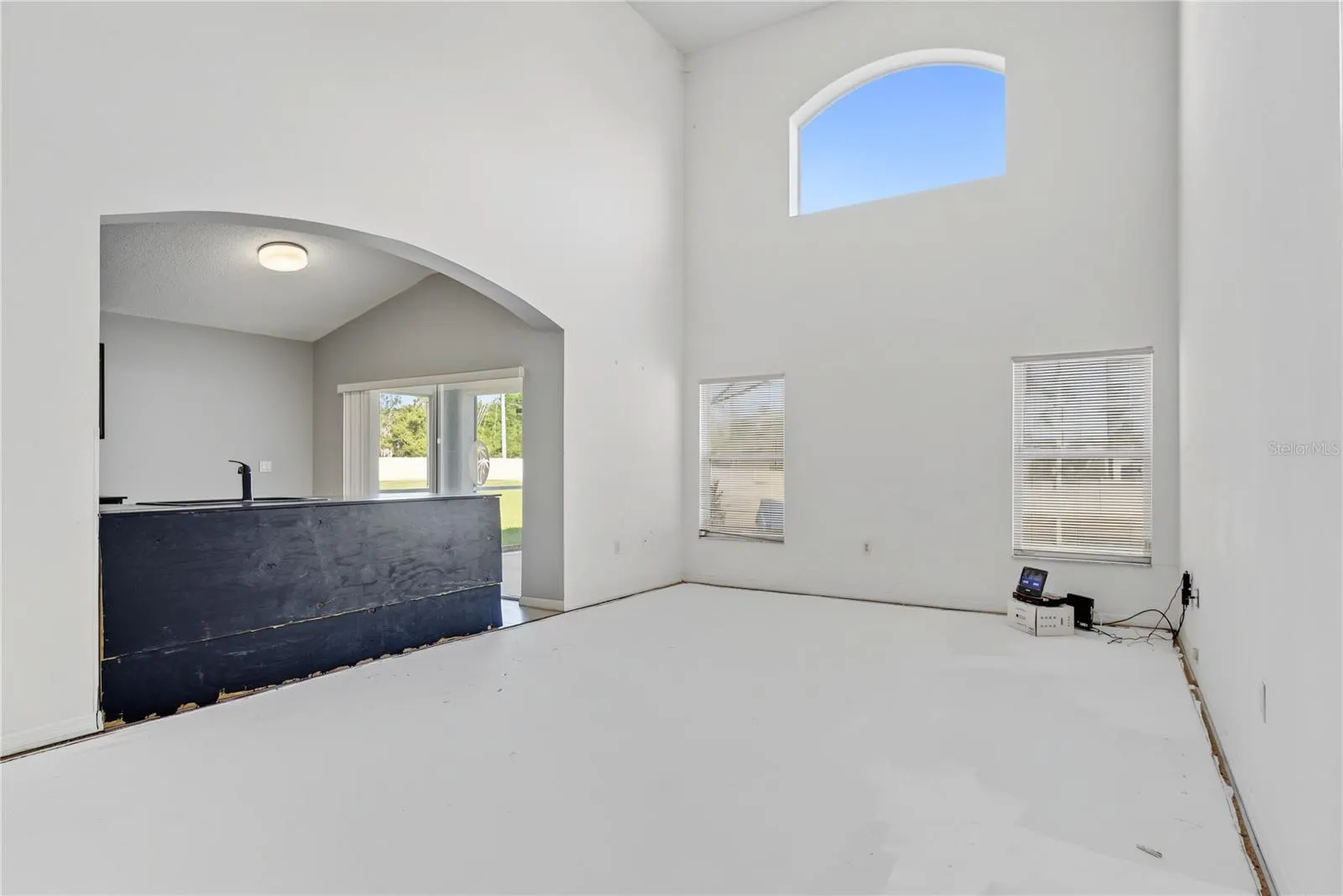 291 GROSVENOR LOOP