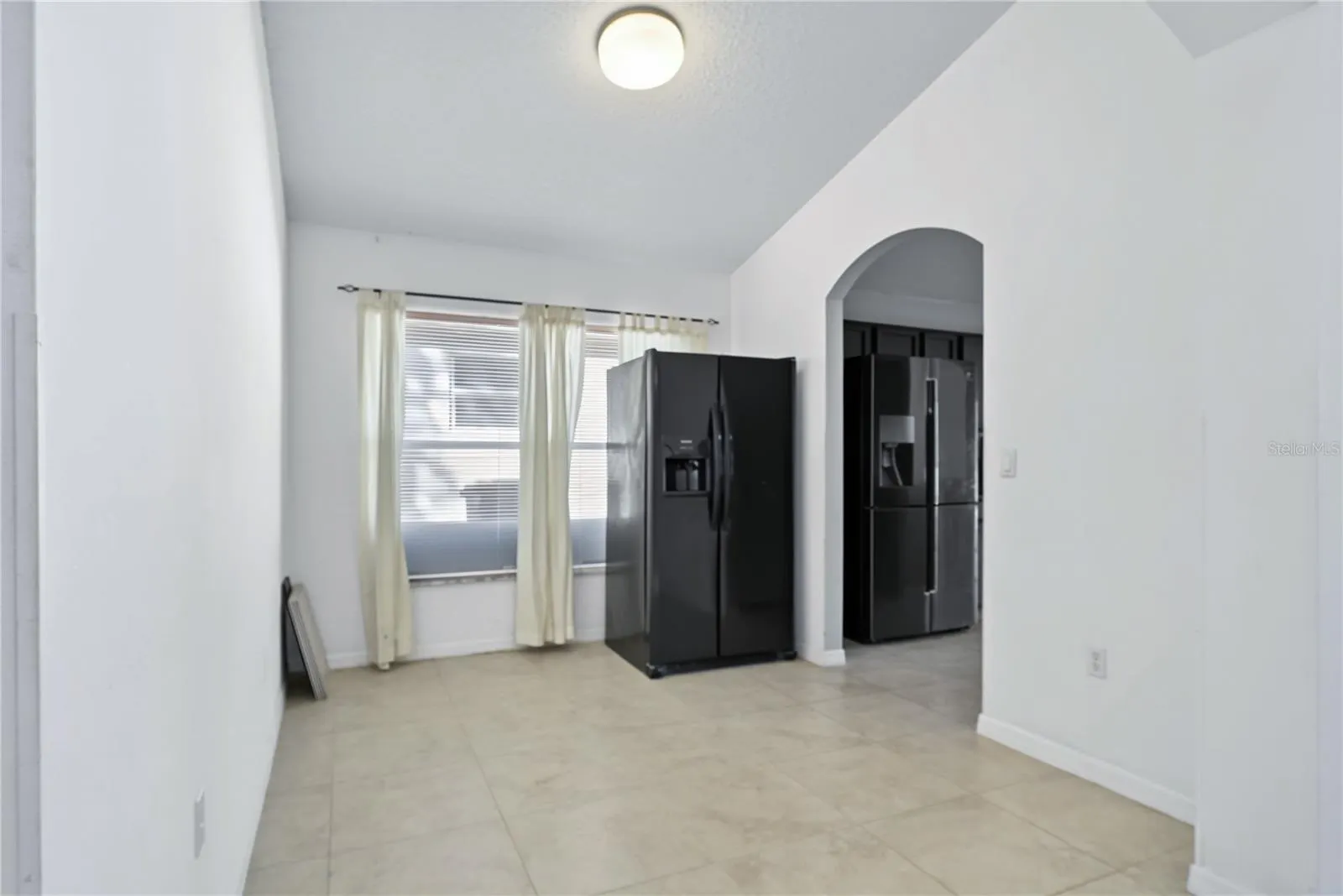 291 GROSVENOR LOOP