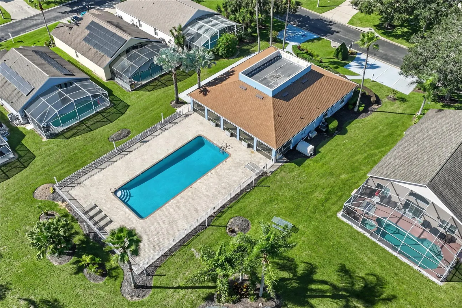 291 GROSVENOR LOOP