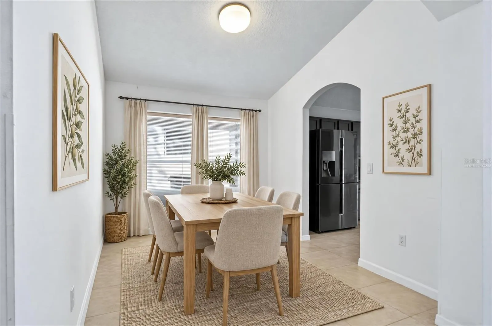 291 GROSVENOR LOOP