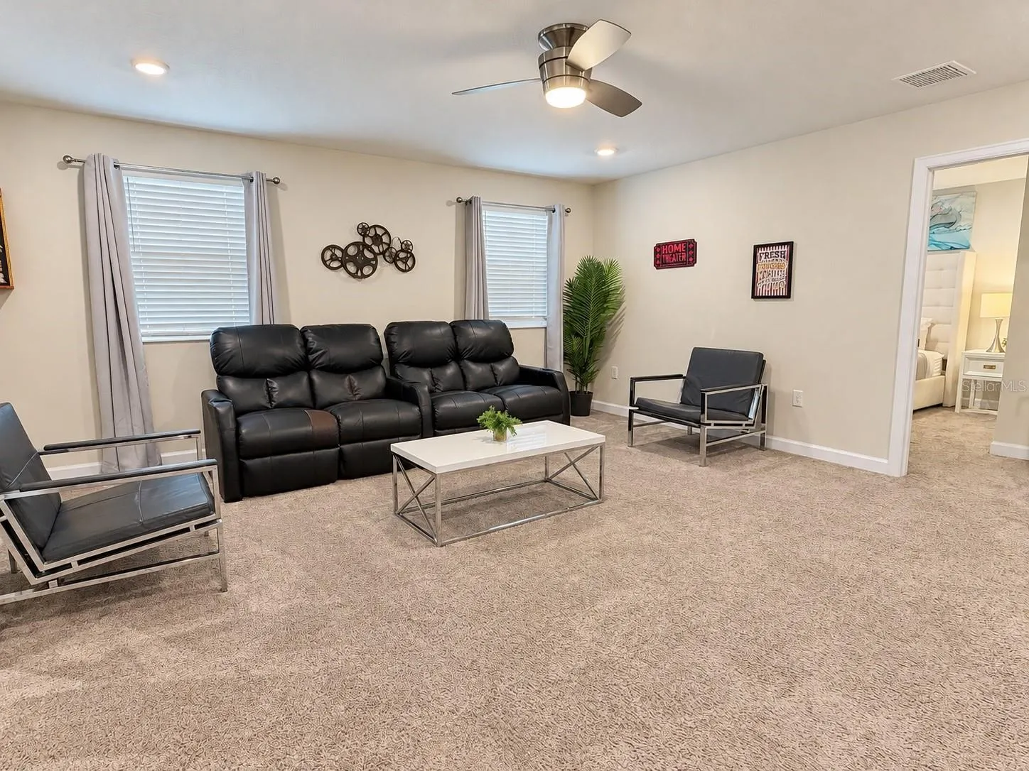 4553 TARGET BLVD