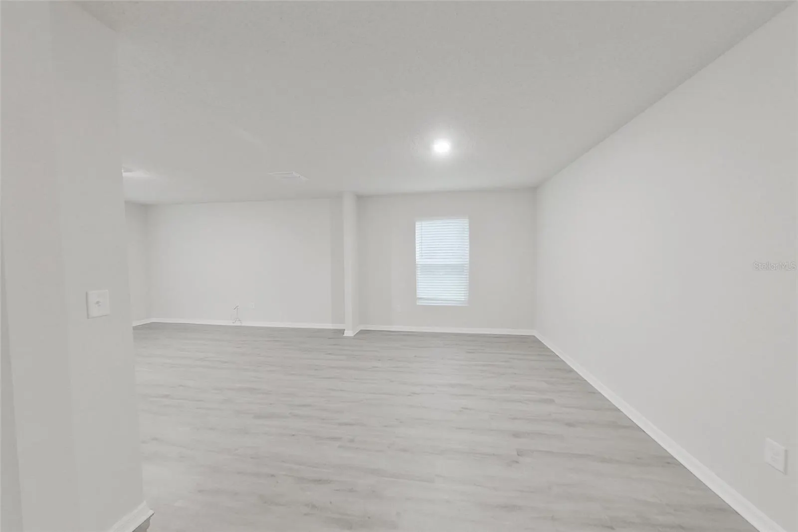 6978 N DADE PT