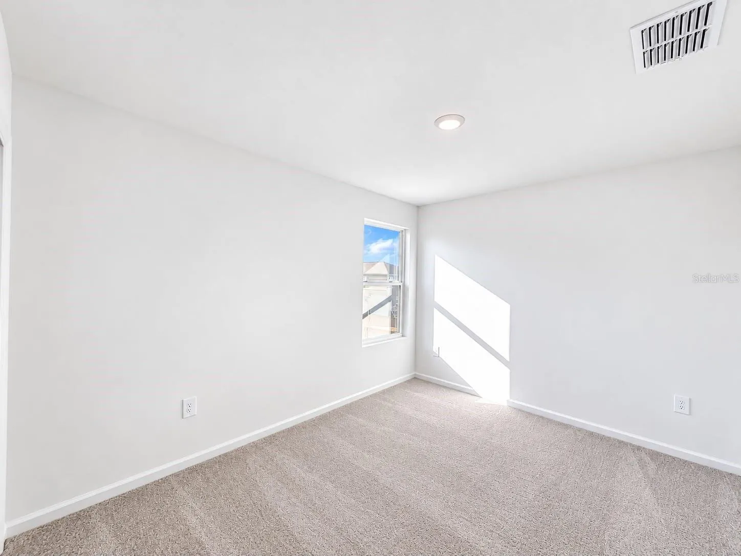 2142 CHRIS DR
