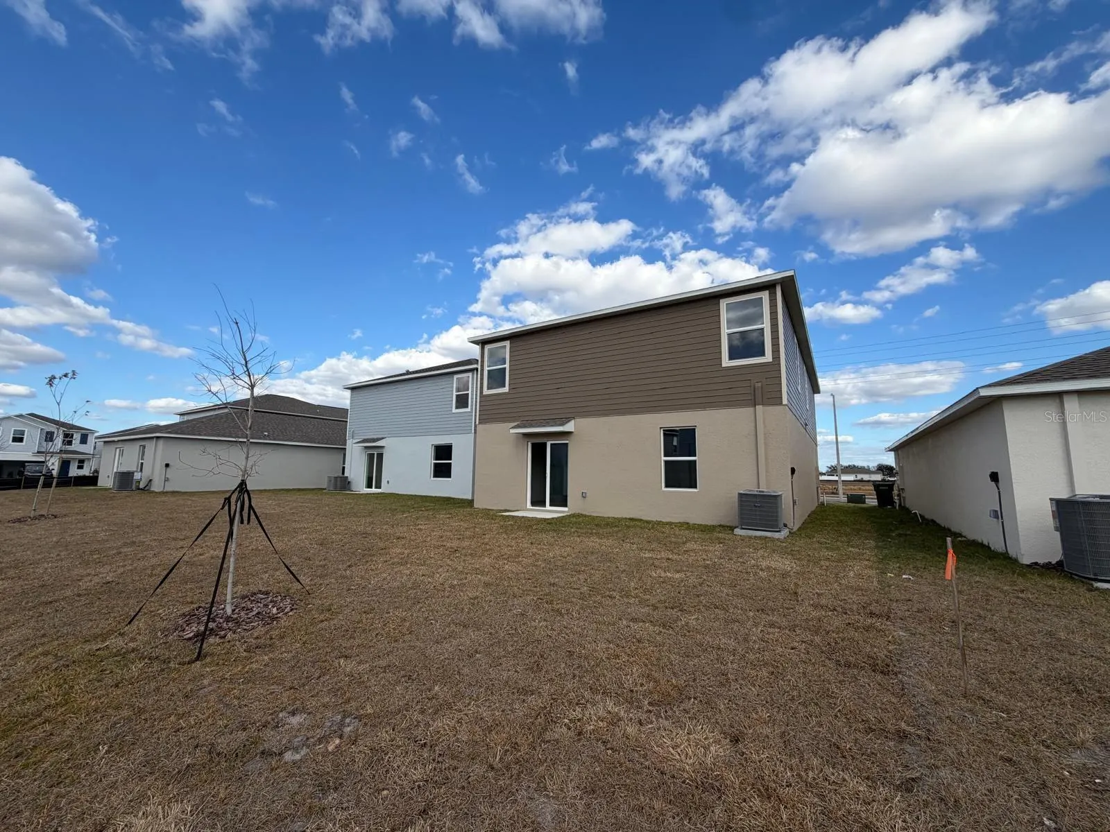 2142 CHRIS DR