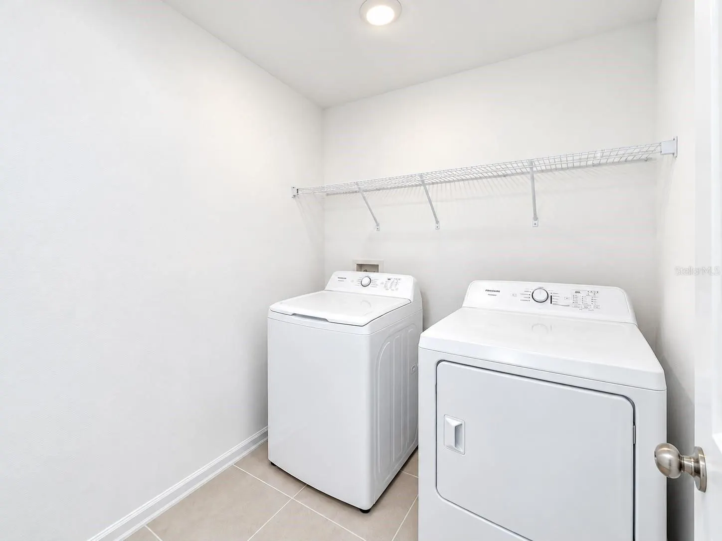 2142 CHRIS DR
