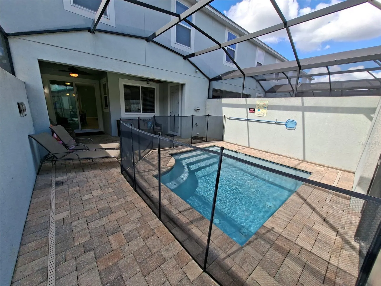 1586 CAREY PALM CIR