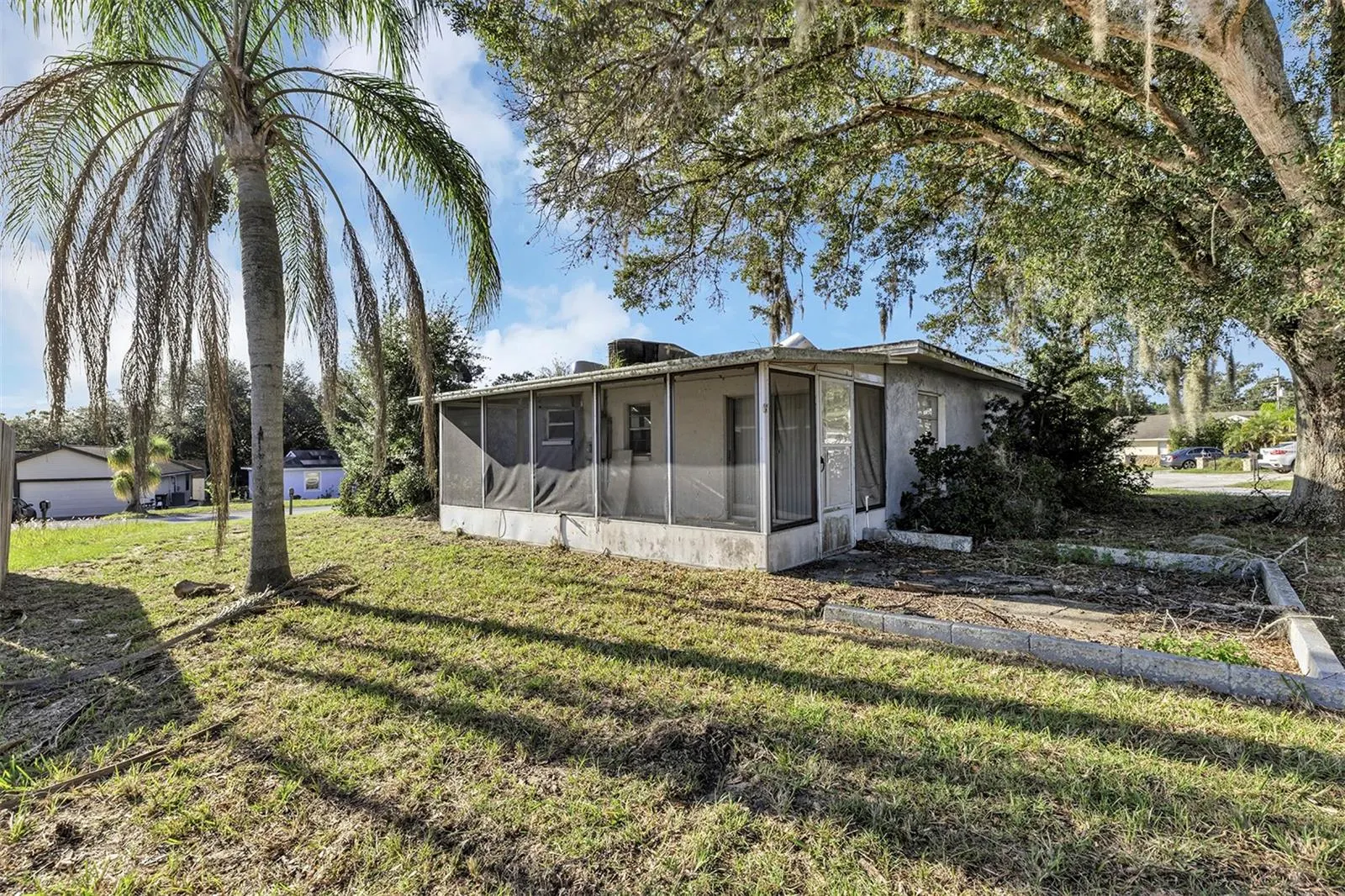 15 PALM CT
