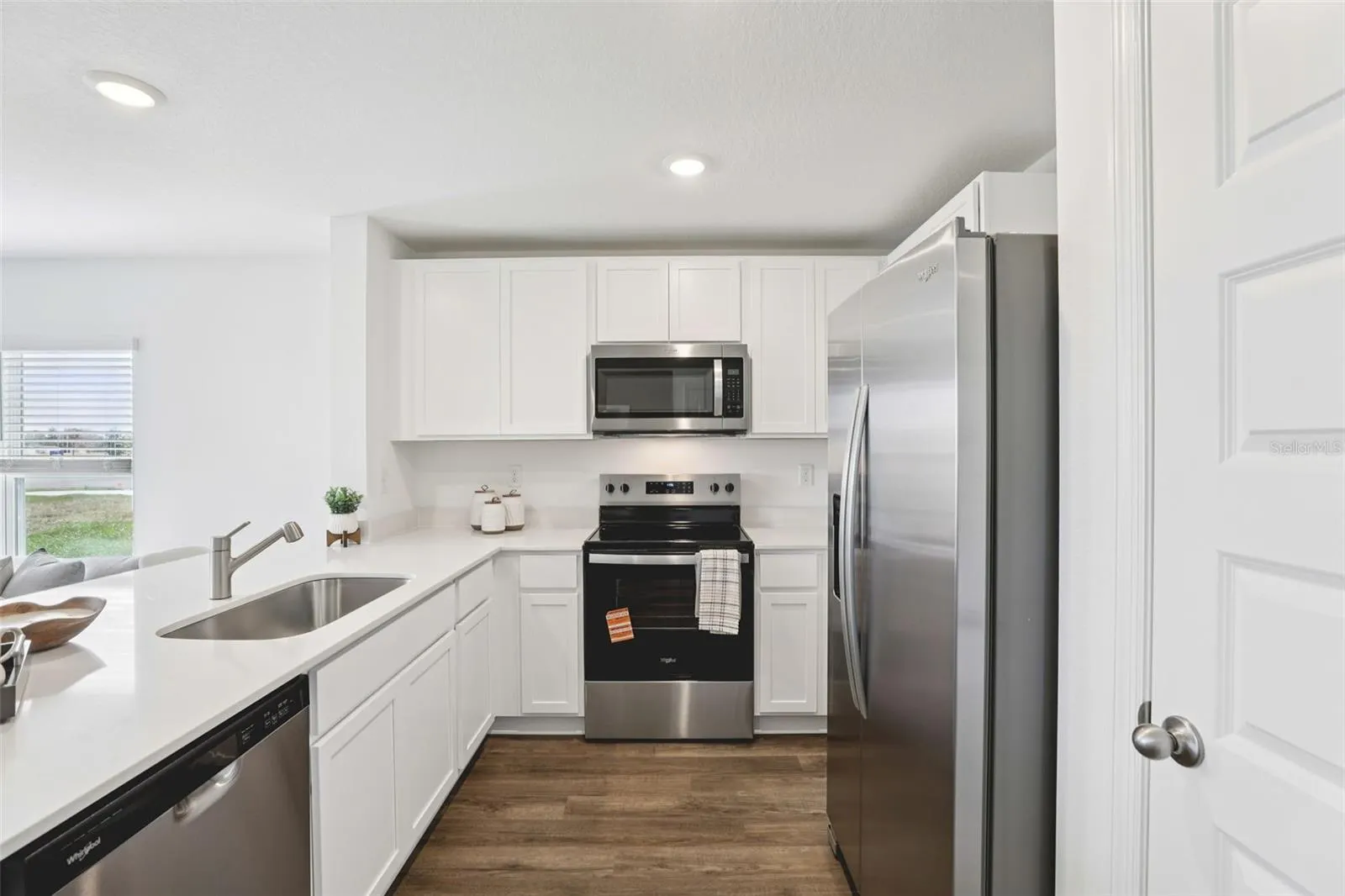2322 AVEENO AVE