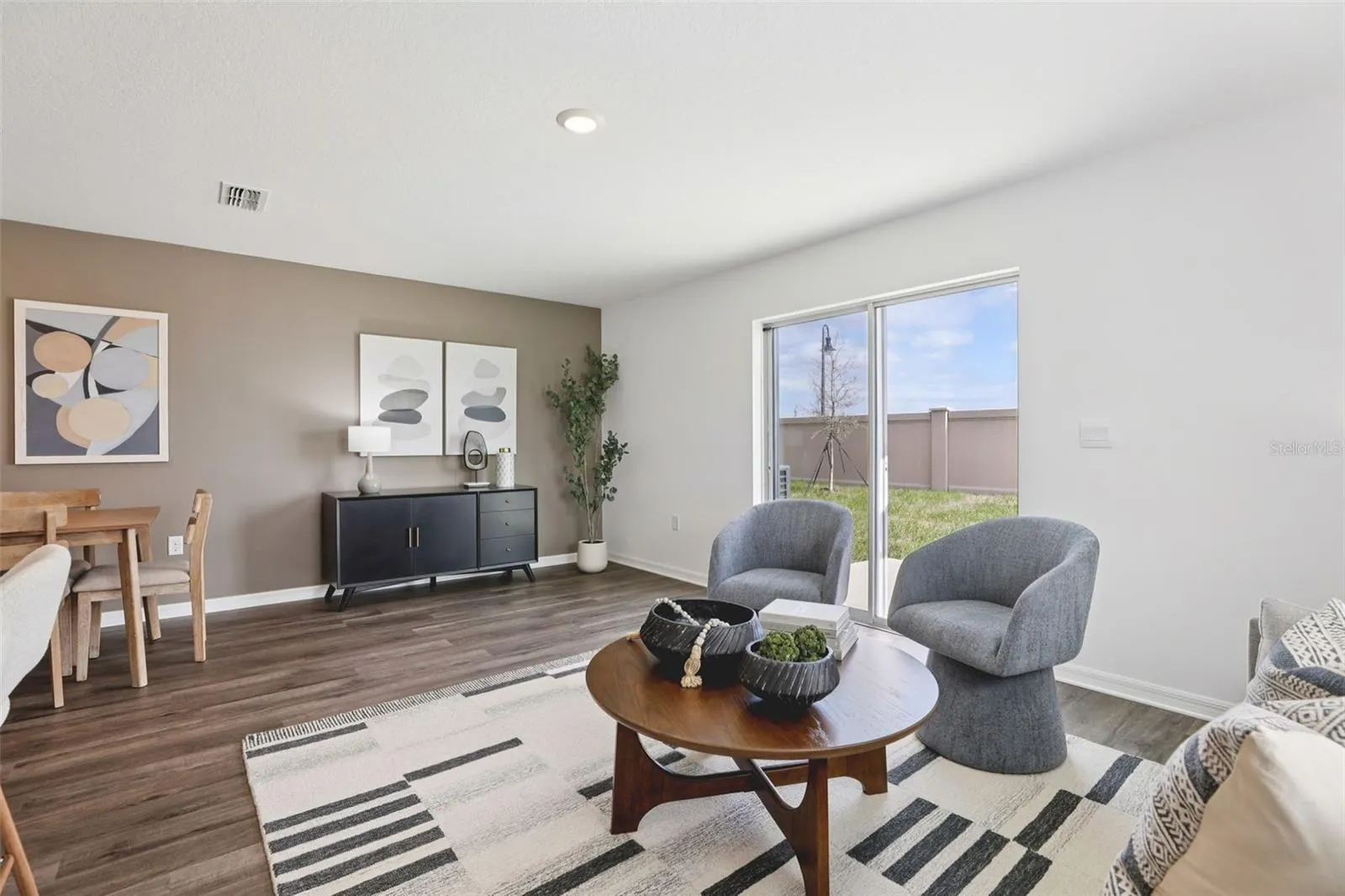 2318 AVEENO AVE