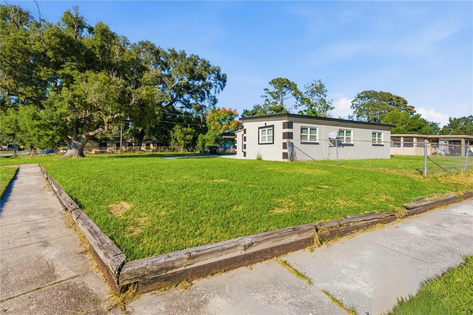 1311 LAWNE BLVD