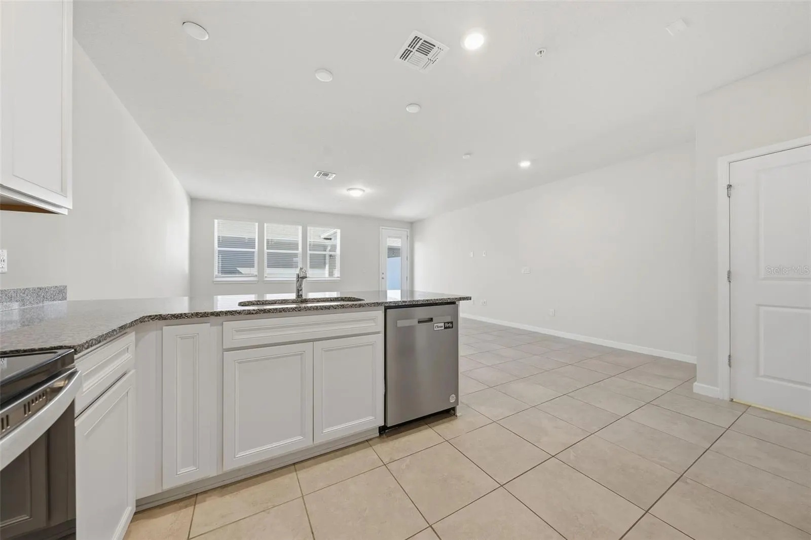 5586 PINELAND RUN