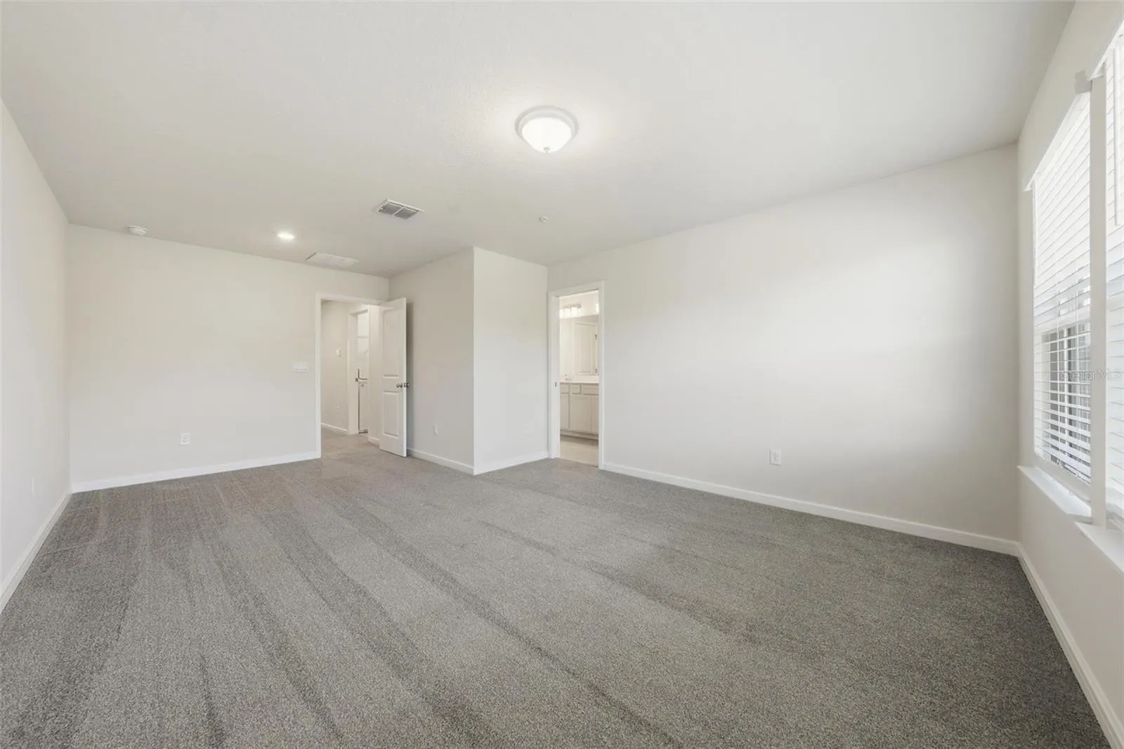 5586 PINELAND RUN